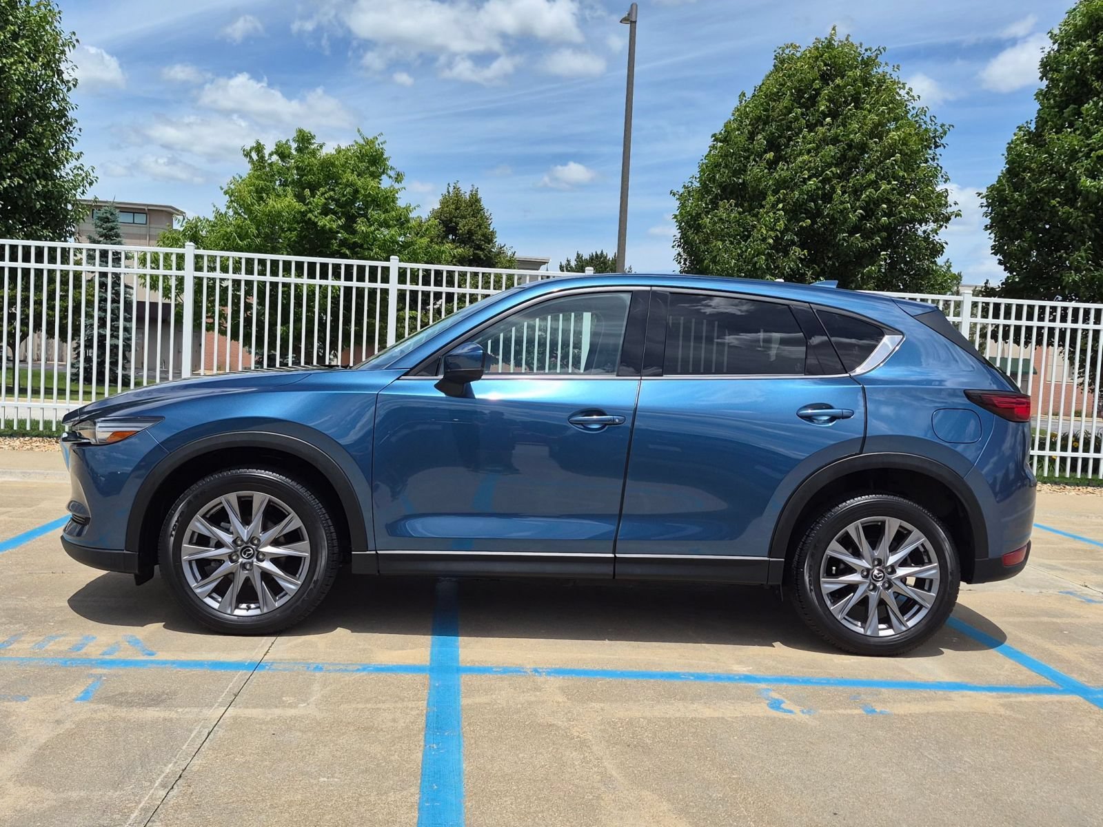 Used 2021 Eternal Blue Mica Mazda Grand Touring AWD image 9