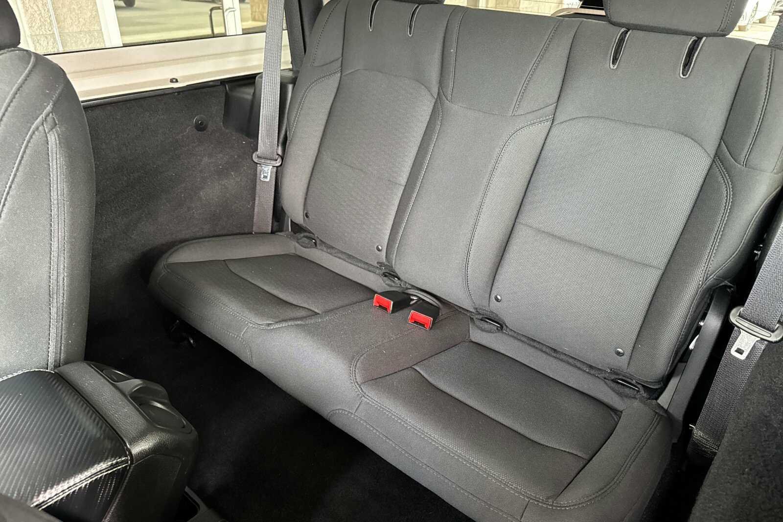 Used 2019 Gray Jeep Sport S image 12