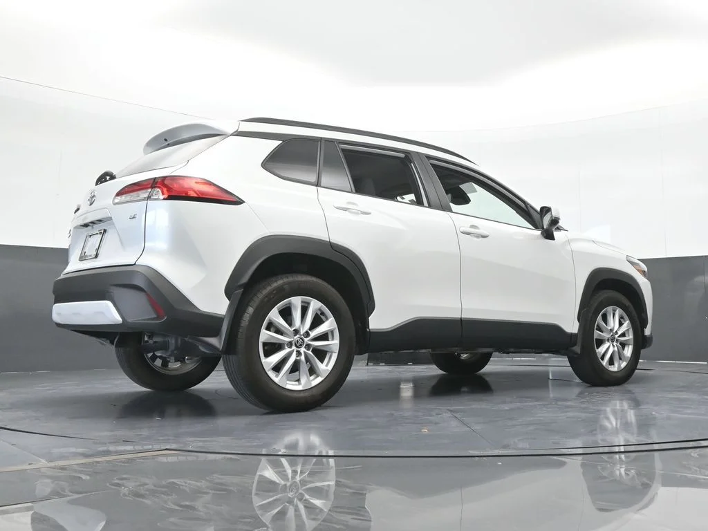 Used 2024 Pearl Toyota LE image 59