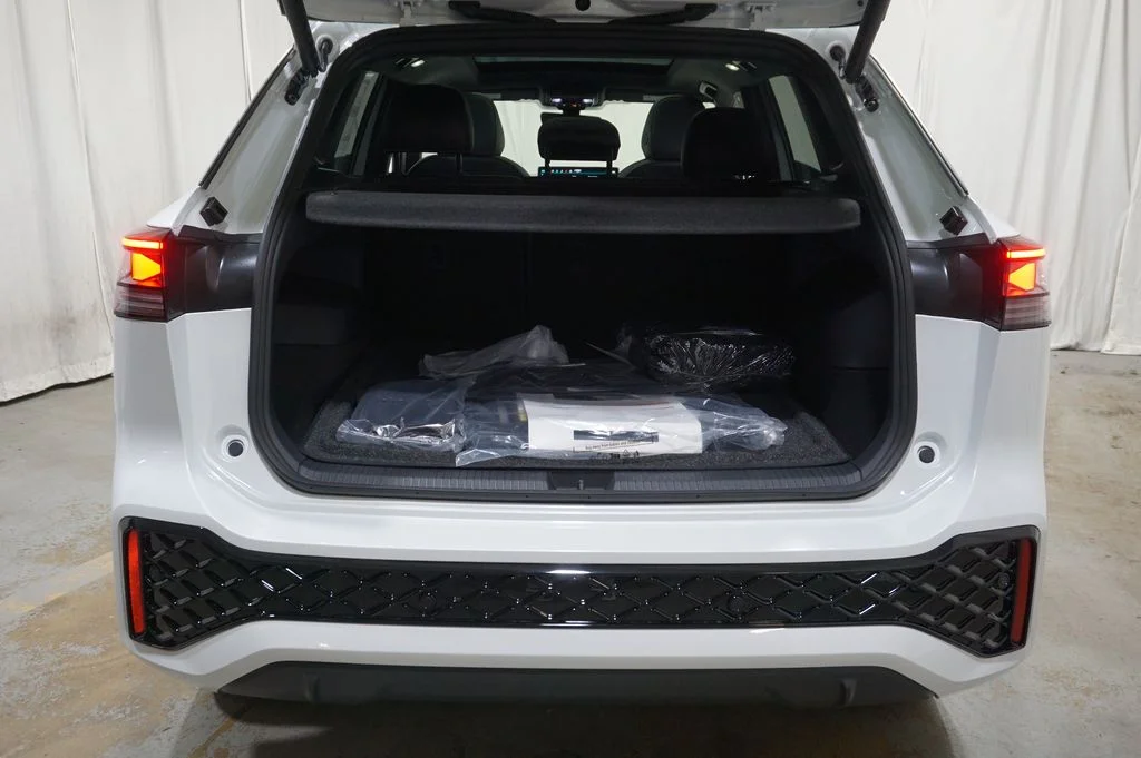 New 2026 White Volkswagen 2.0T SEL R-Line Turbo image 31