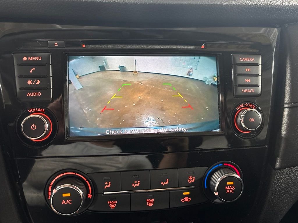 Used 2020 Gray Nissan S image 18