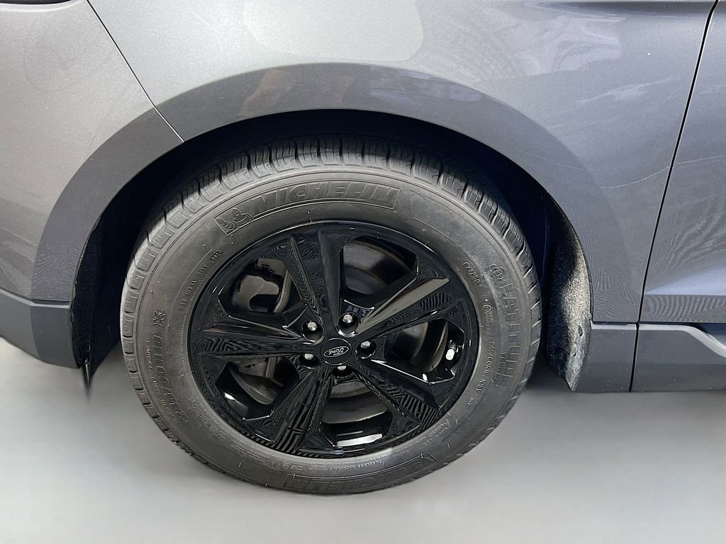 Used 2024 Gray Ford SE image 13