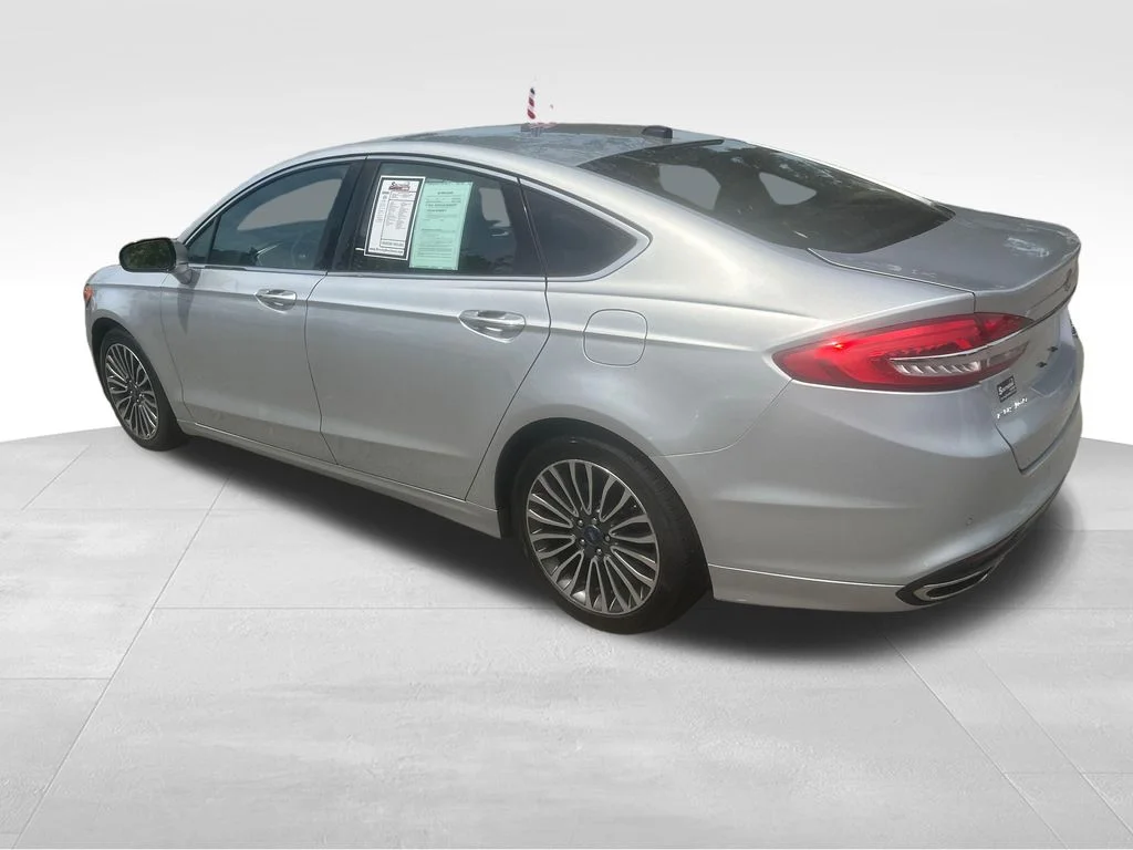 Used 2017 Silver Ford SE image 17