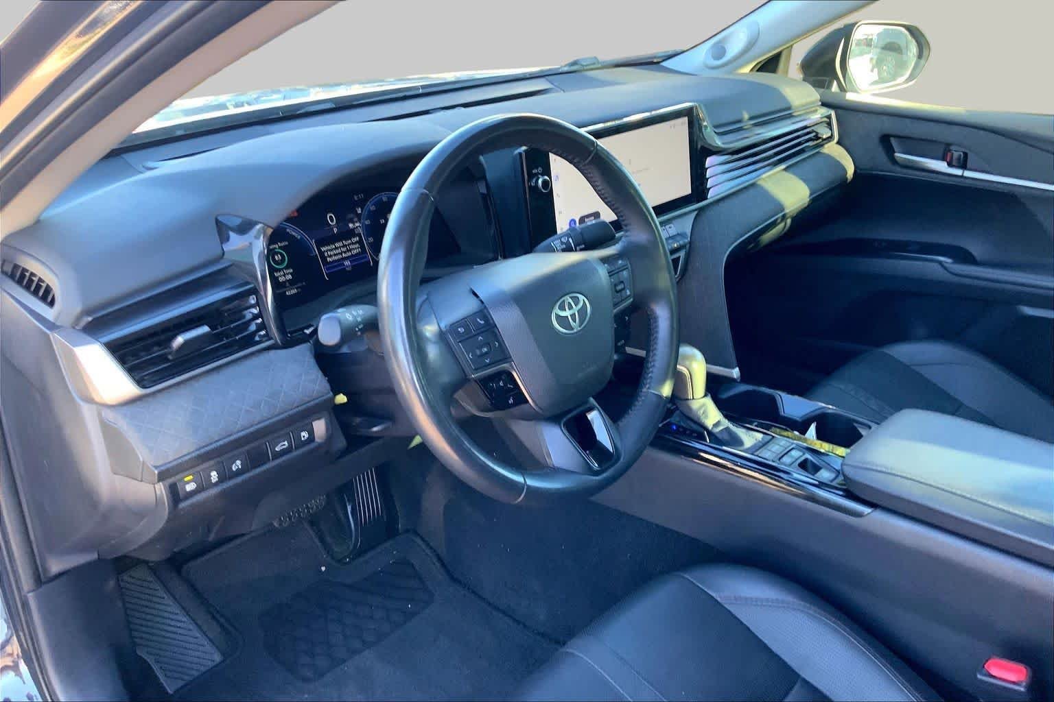 Used 2025 UNDERGROUND Toyota XLE image 18