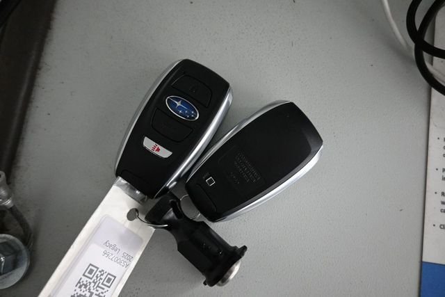 Used 2025 Gray Metallic Subaru Touring XT image 31