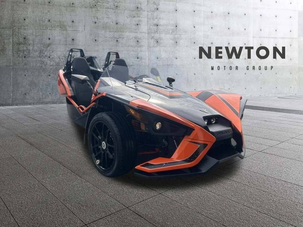 Used 2017  Polaris SLR image 1
