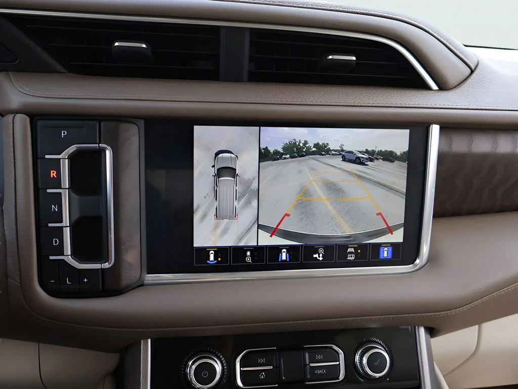 Used 2023 White Frost Tricoat GMC Denali image 24