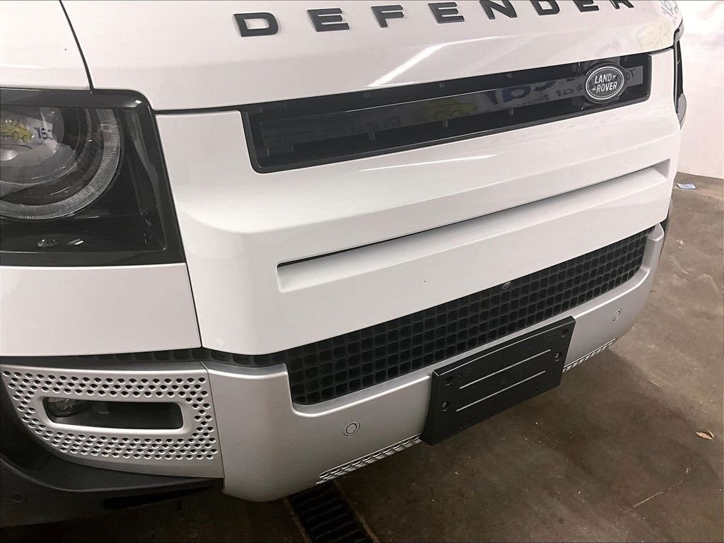 Used 2025 Black Land Rover S image 31