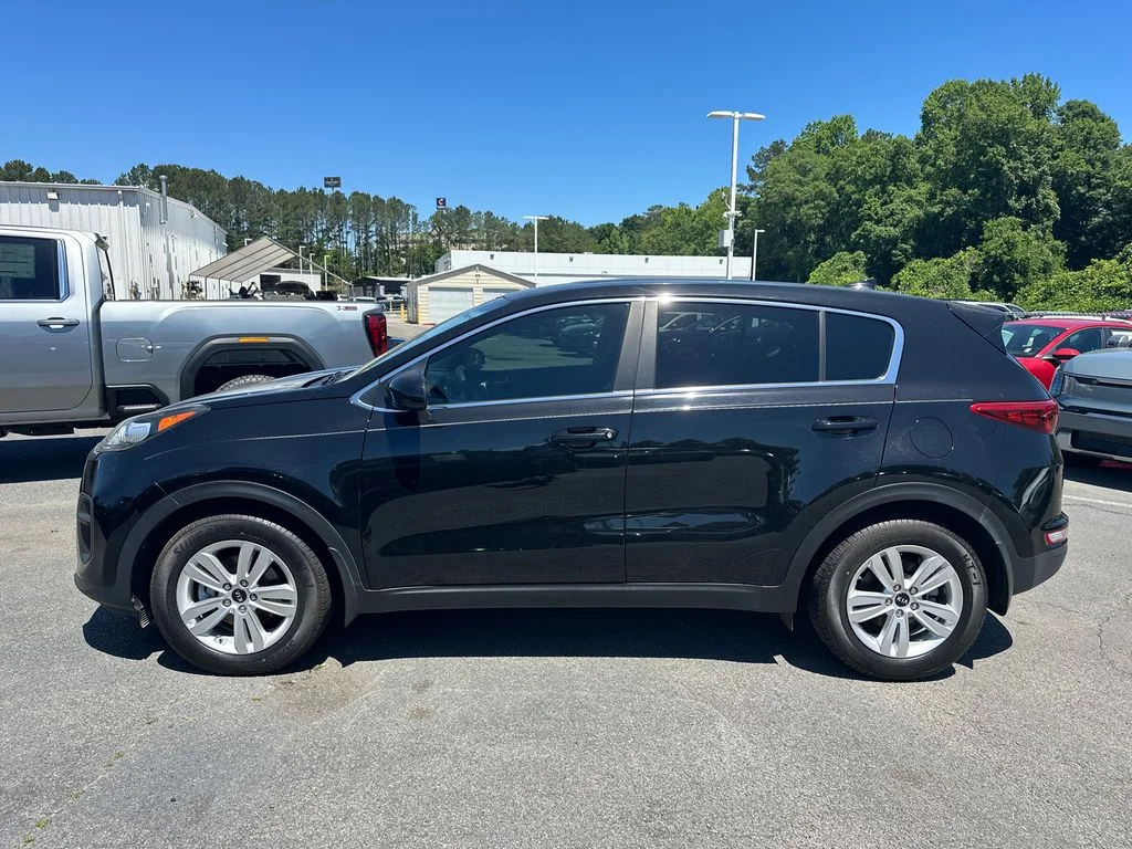 Used 2019 Red Kia LX image 4