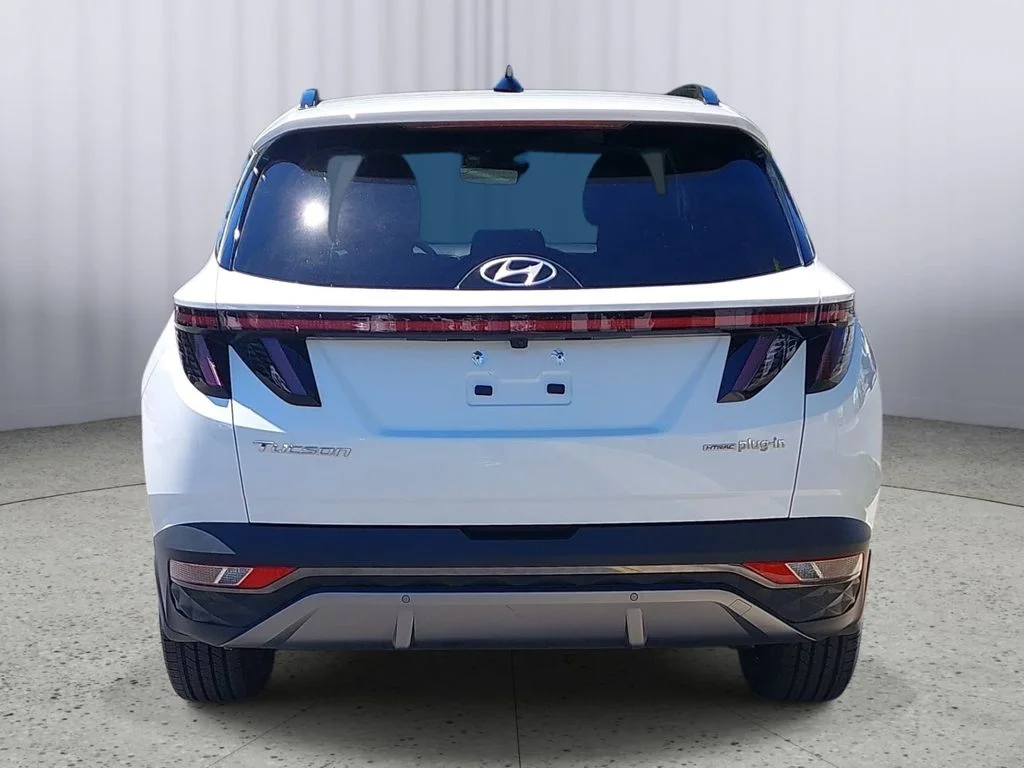 Used 2022 White Hyundai Limited image 4