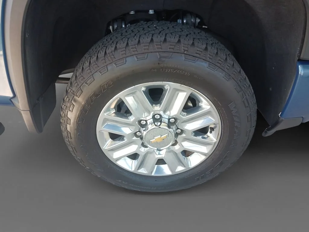 Used 2024 Lakeshore Blue Metallic Chevrolet High Country image 16
