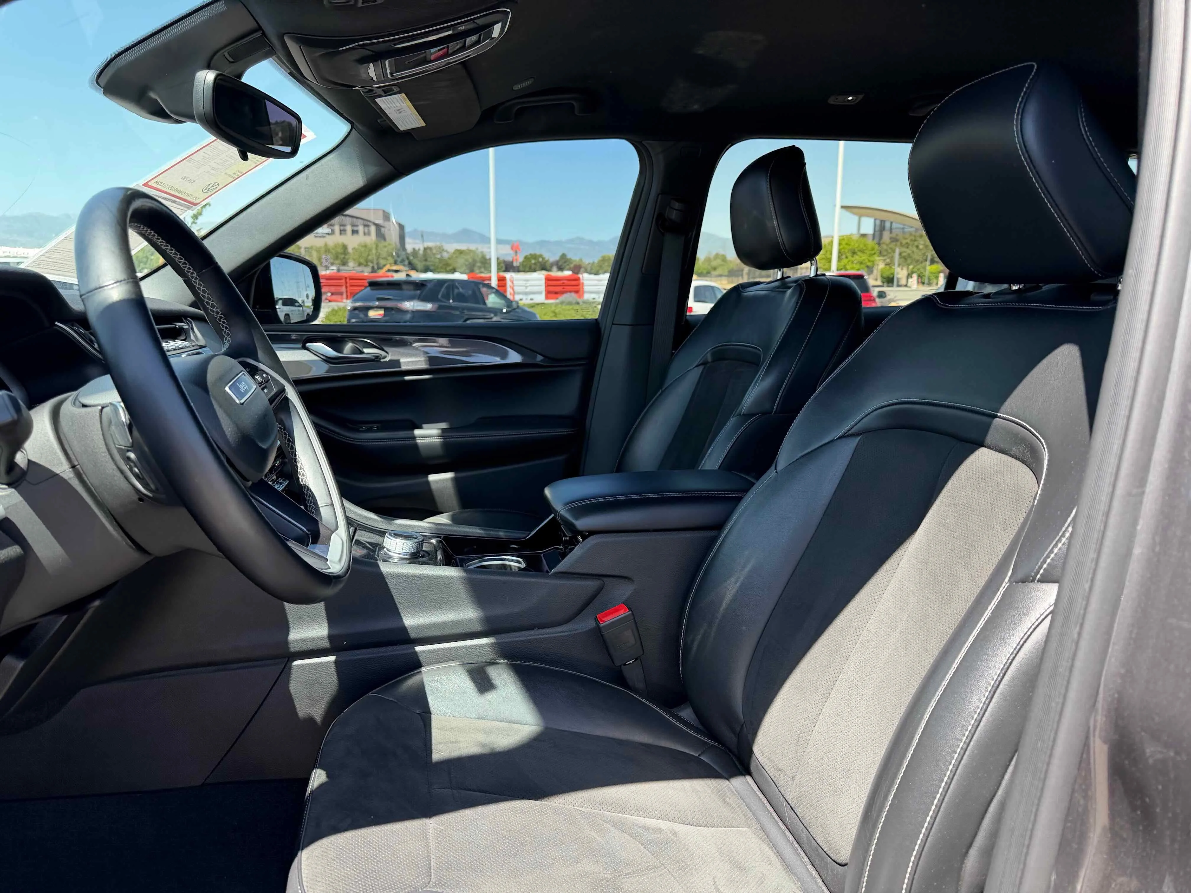 Used 2021 Baltic Gray Metallic Clearcoat Jeep Altitude image 4
