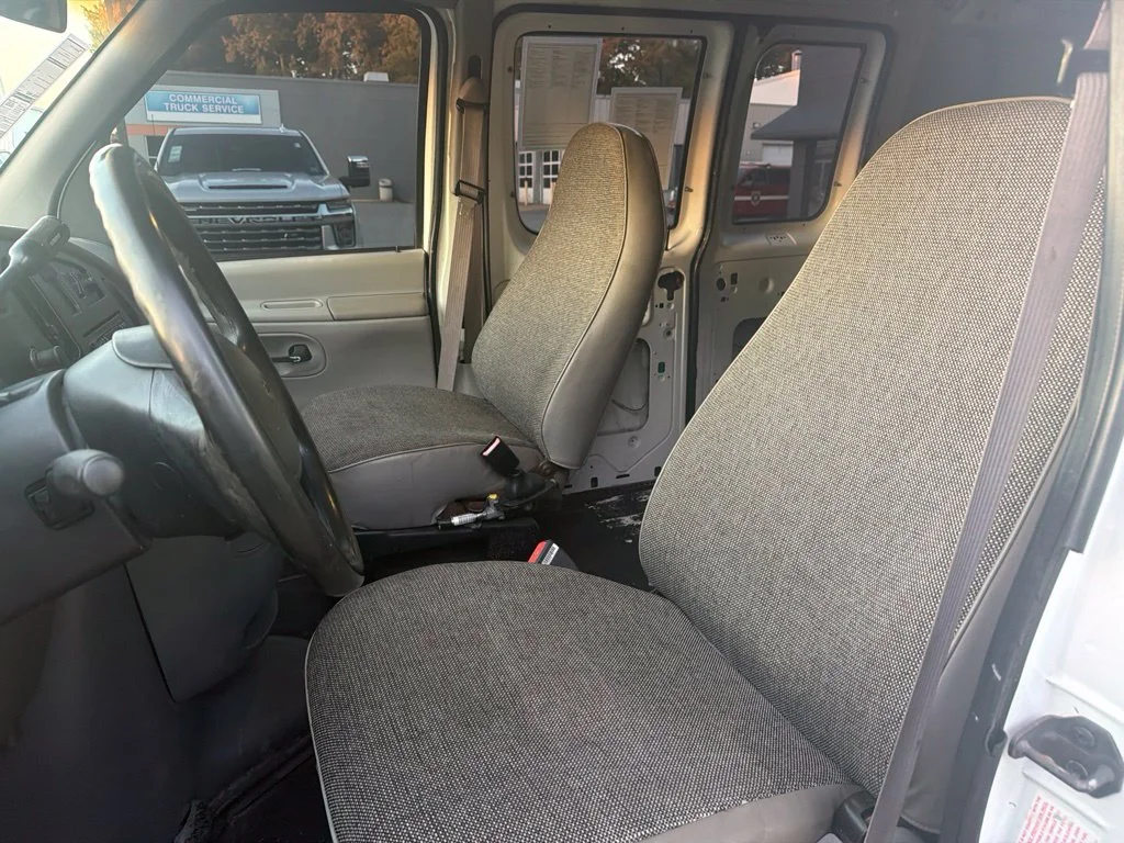 Used 1997 White Ford  image 9