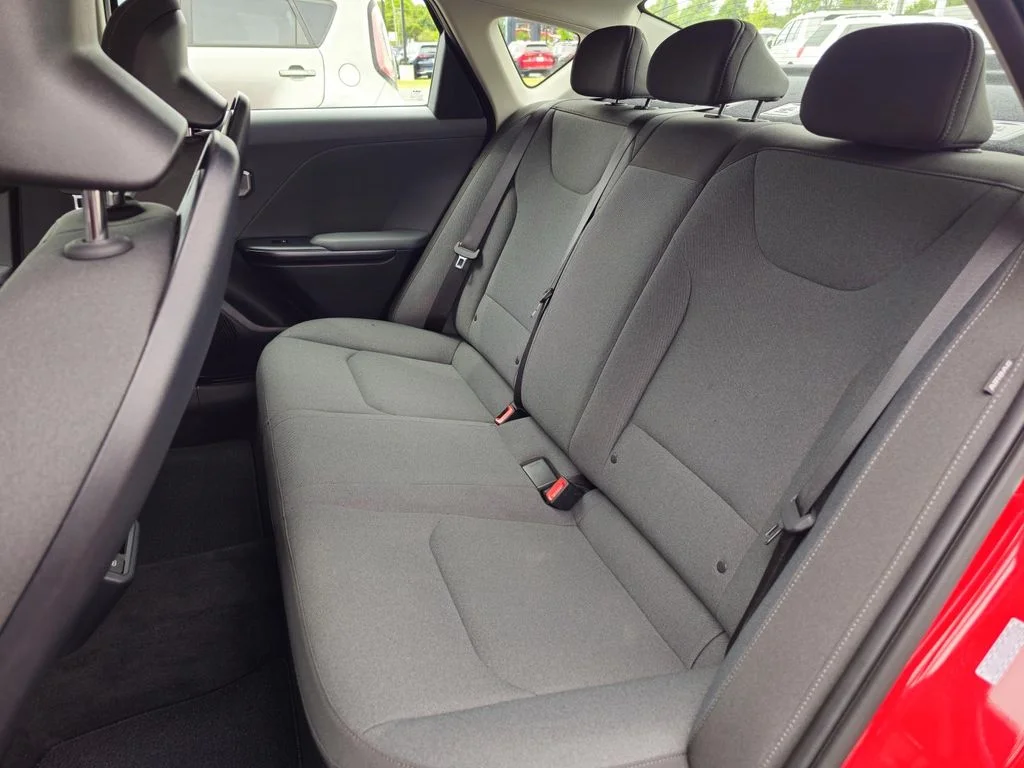 Used 2025 Red Kia LXS image 33