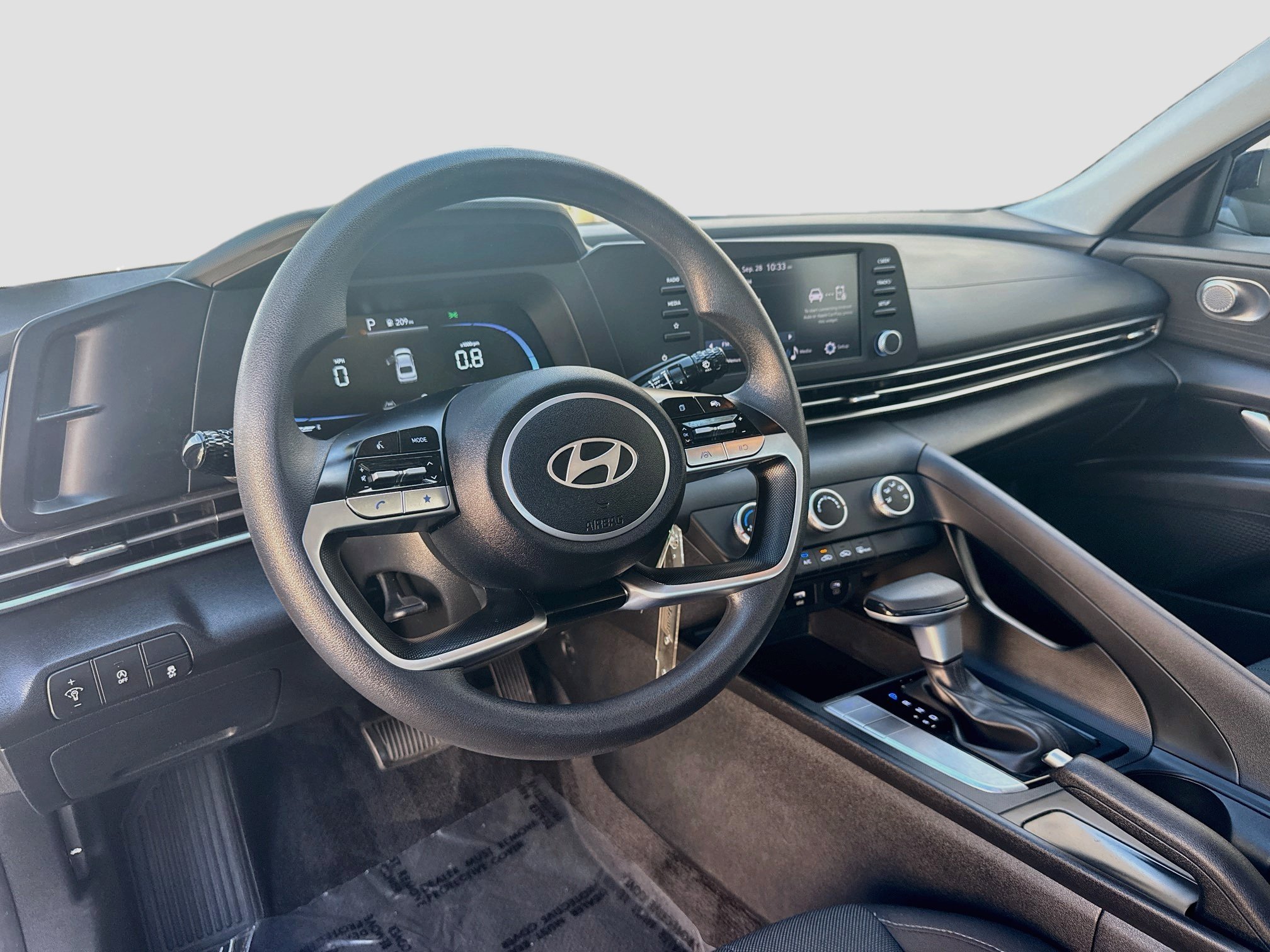 2025 Hyundai Elantra SE - Photo 7
