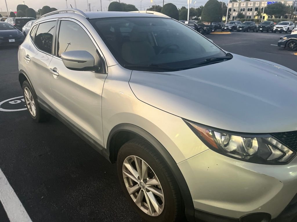 Used 2018 Brilliant Silver Nissan SV image 3
