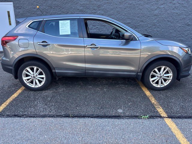 Certified Used 2019 Gun Metallic Nissan S image 4