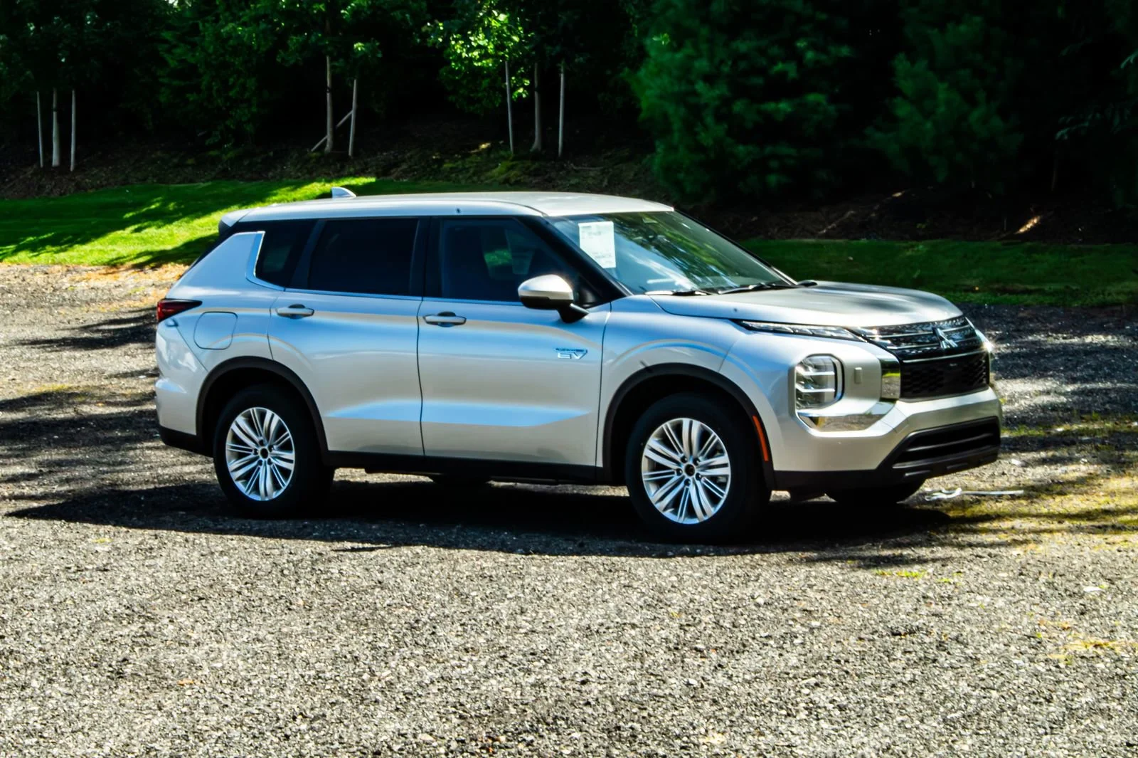2025 Mitsubishi Outlander Plug-in Hybrid ES - Photo 11