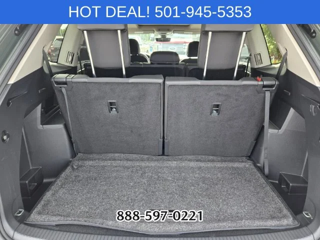 Used 2026 Green Volkswagen SE w/Technology image 17