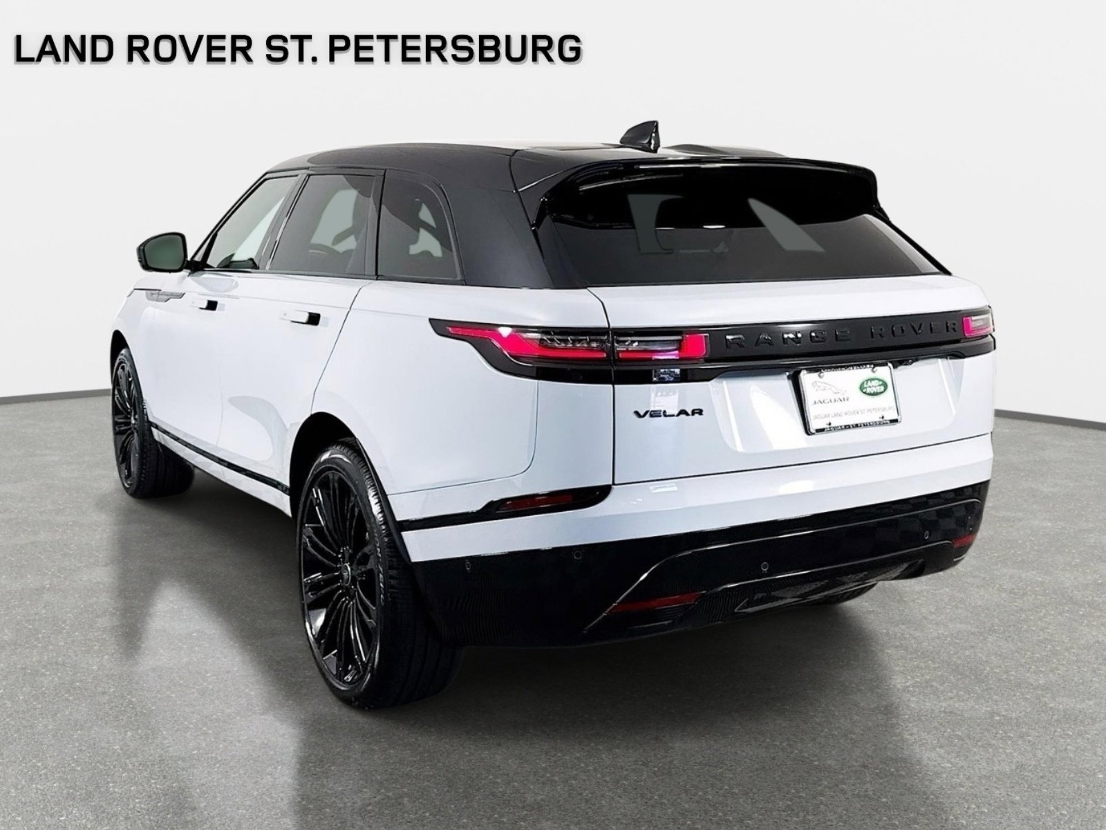 Used 2026 Gray Land Rover Dynamic SE image 7