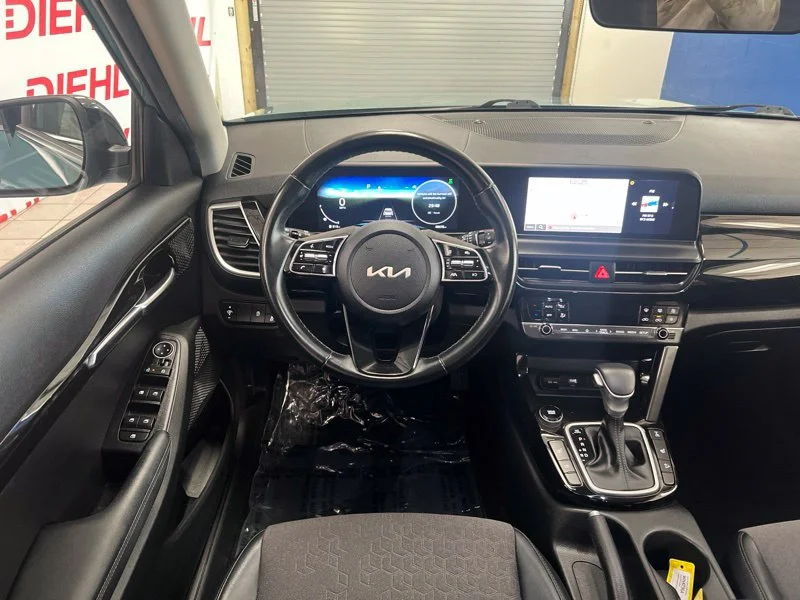 Used 2024 Blue Kia S image 31