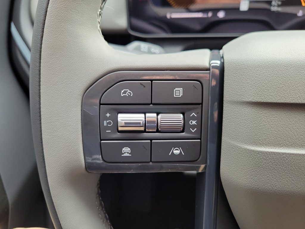 New 2027 Pale Gray Kia EX image 26