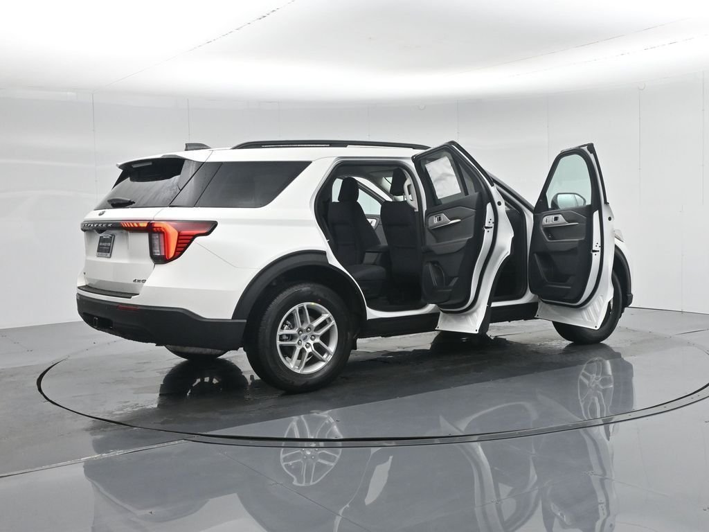 New 2026 Star White Metallic Tri-Coat Ford Active image 36