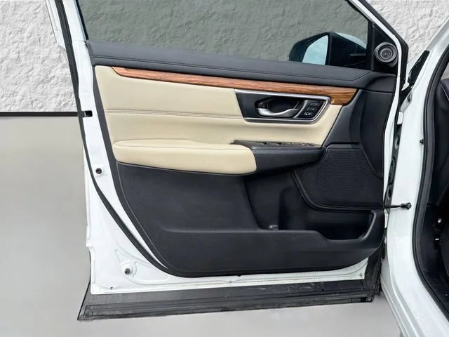 Used 2021 Platinum White Pearl Honda Touring image 21