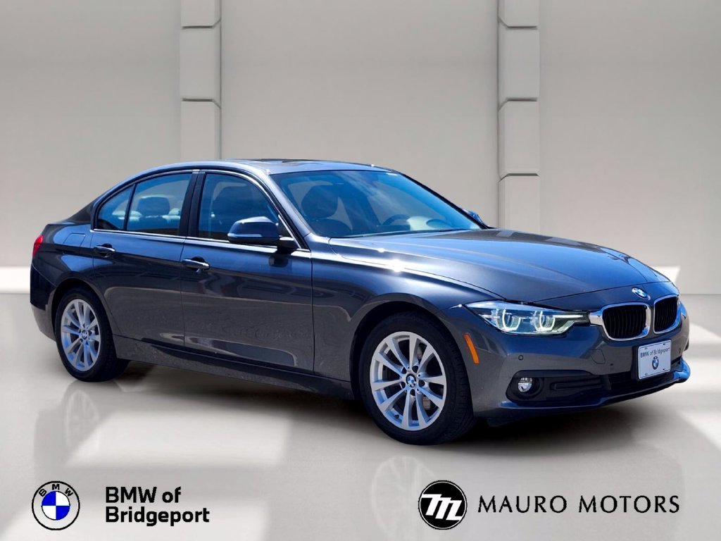 Used 2018 Gray BMW 320i xDrive image 8