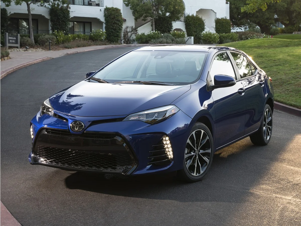 Used 2017 Blizzard Pearl Toyota SE image 17