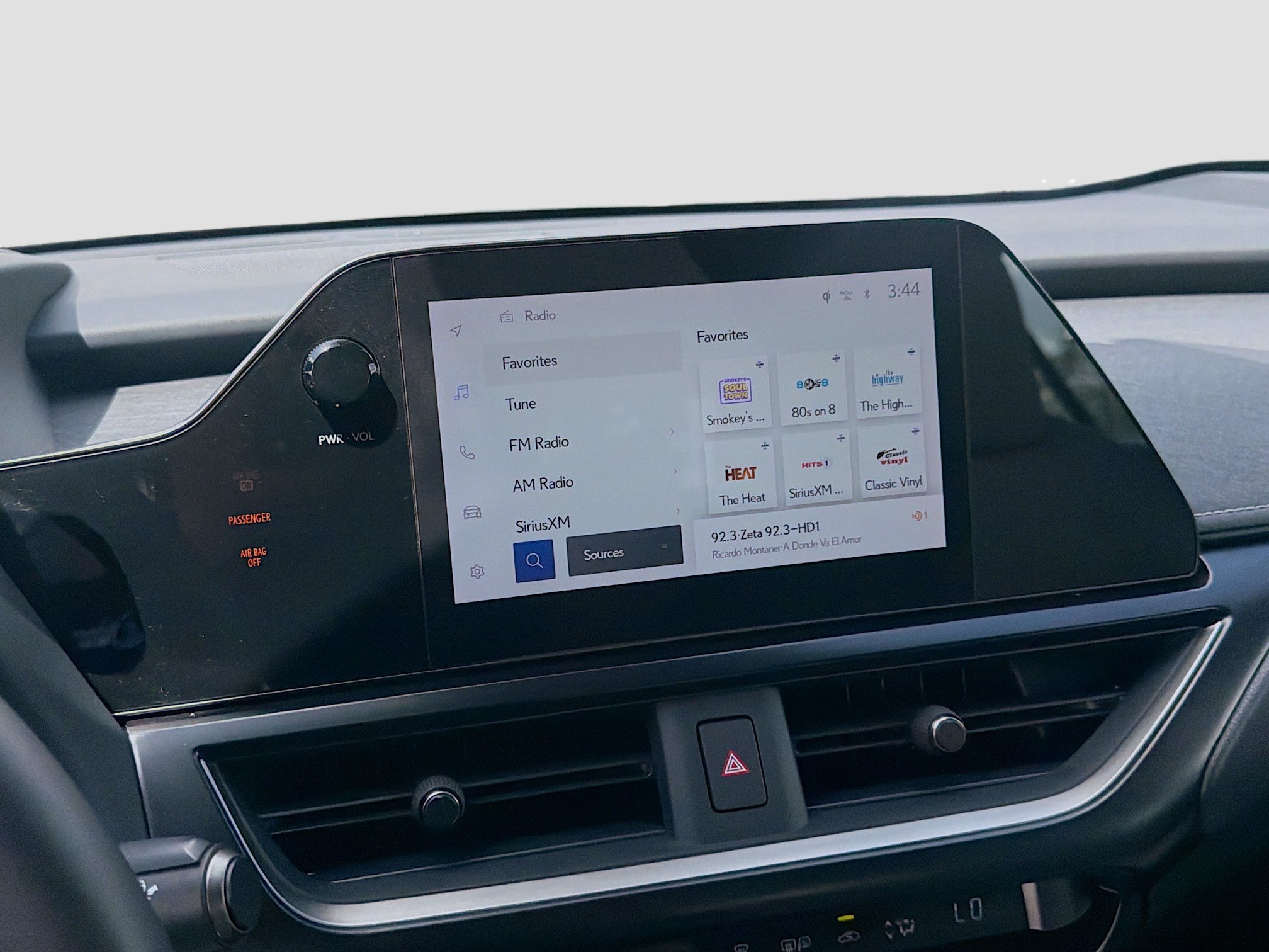 Used 2025 Iridium Lexus UX 300h image 10