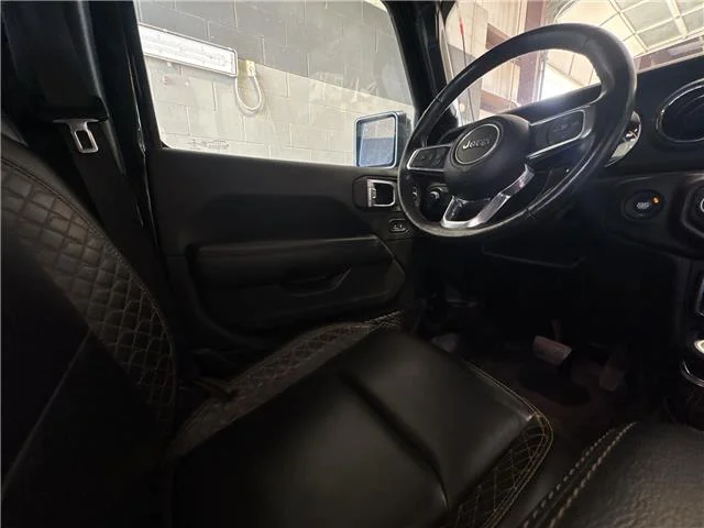 Used 2023 Black Clearcoat Jeep High Altitude 4x4 Crew Cab 5 ft. box image 14