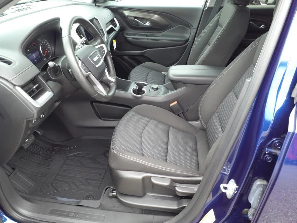 Used 2023 Marine Metallic GMC SLE image 5