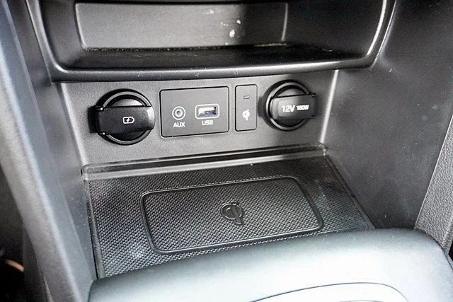 Used 2021 Black Hyundai SEL Plus image 28