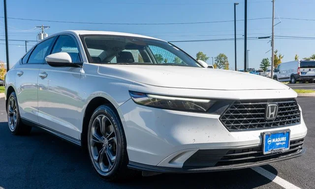 Used 2024 White Honda EX image 4