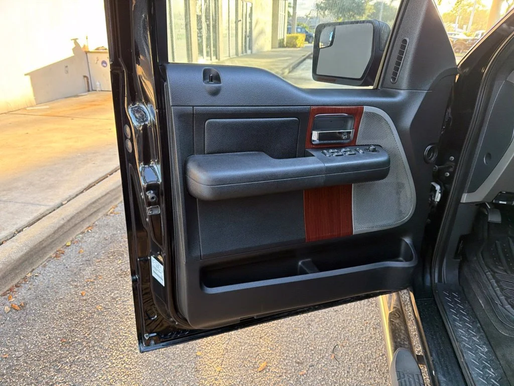 Used 2005 Black Ford XLT image 17