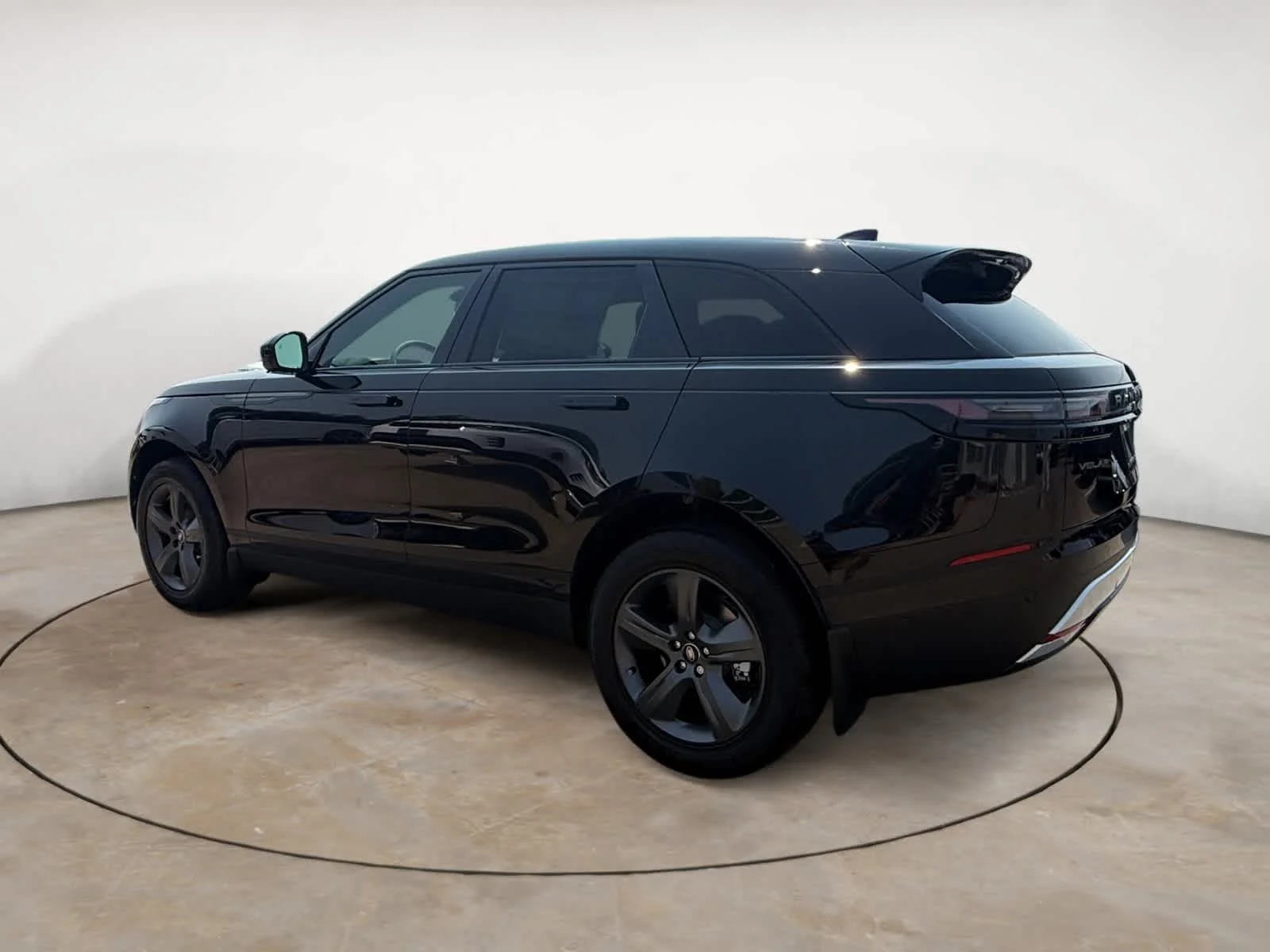 New 2026 Santorini Black Land Rover S image 3