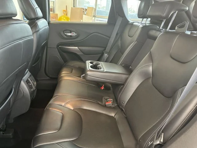 Used 2019 Black Jeep Latitude Plus image 24