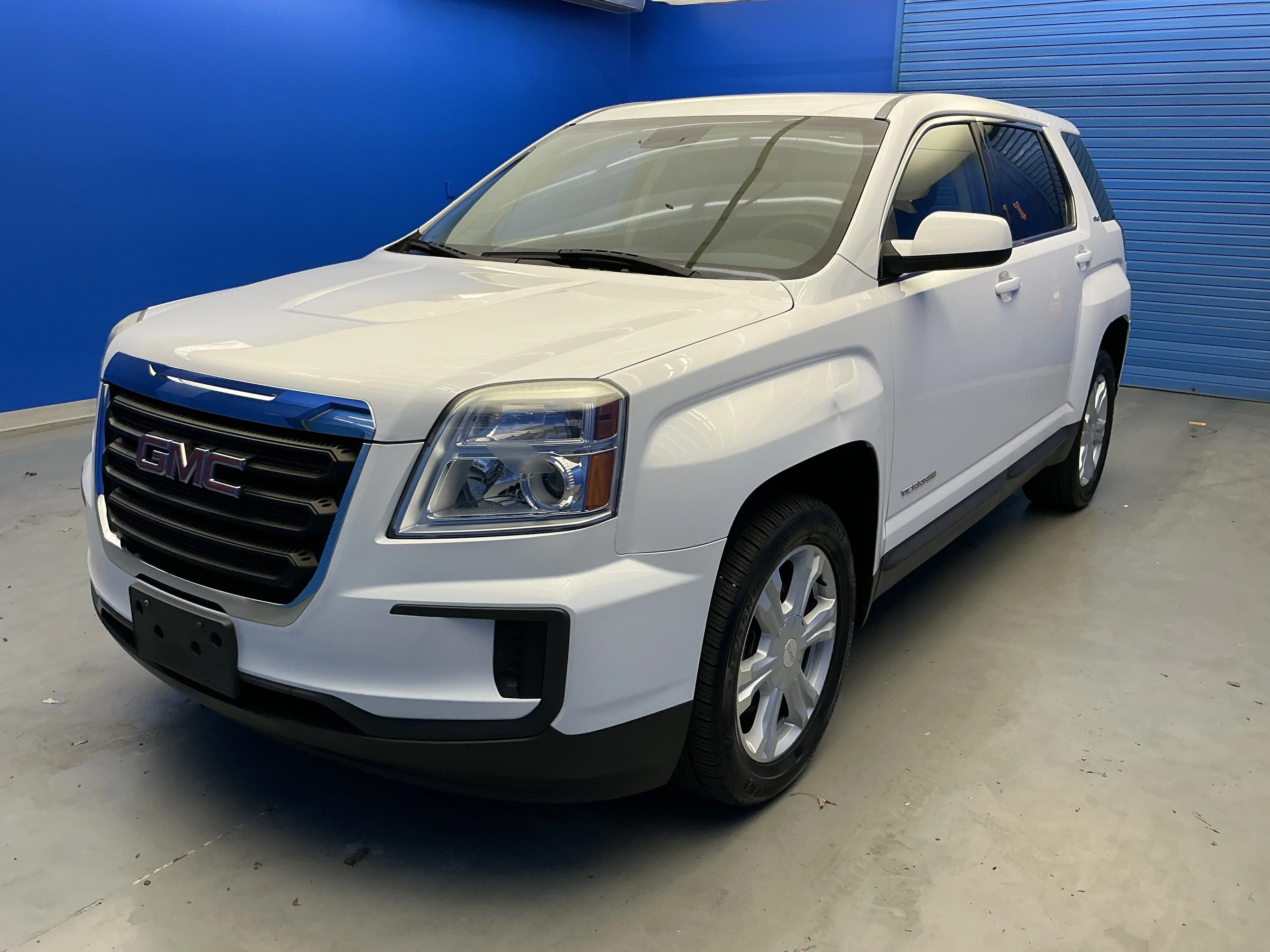 Used 2017 Summit White GMC SLE image 4