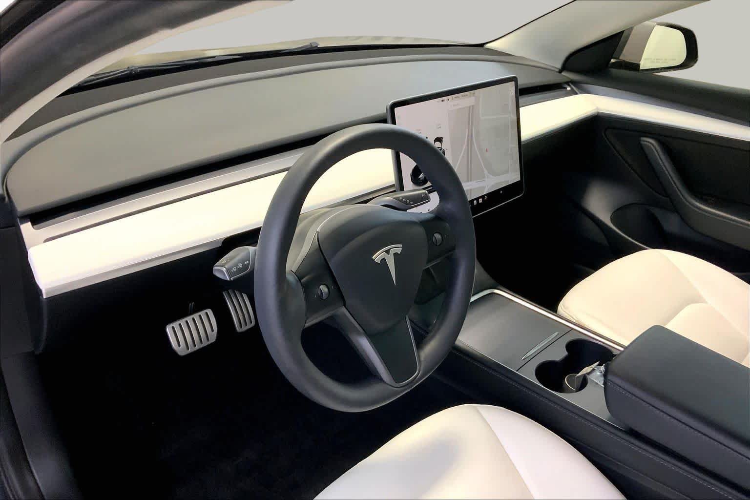 Used 2022 Midnight Silver Metallic Tesla Performance image 17
