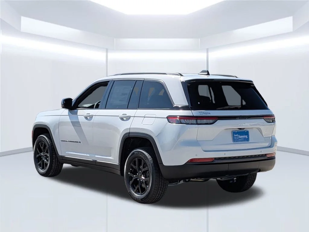 New 2026 White Jeep Altitude image 3