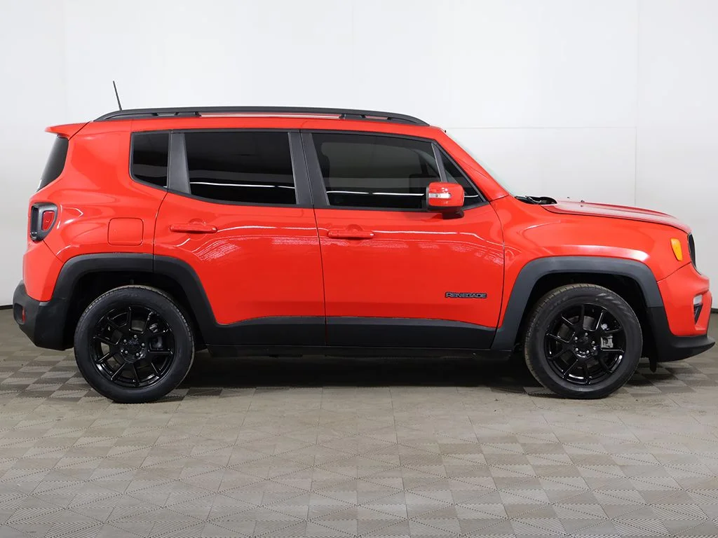 Used 2020 Red Jeep Latitude image 13