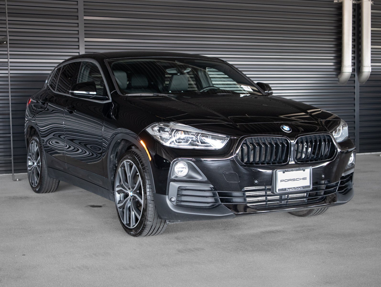 Used 2020 Jet Black BMW sDrive28i image 9