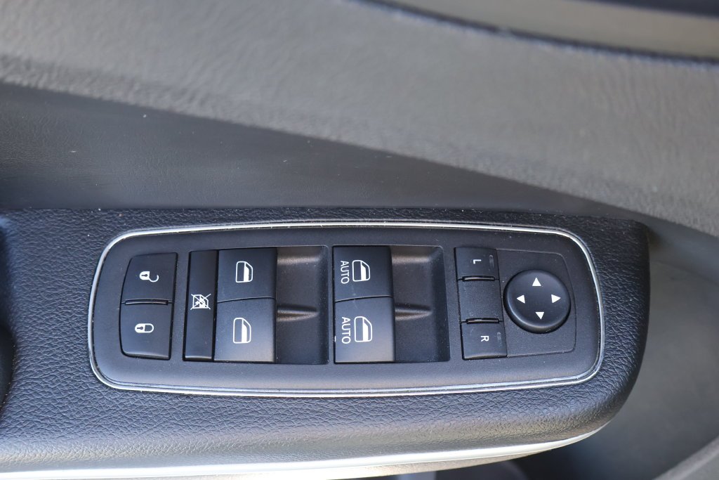 2023 Chrysler 300 S - Photo 15