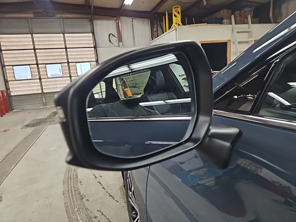 2025 Toyota Crown Signia XLE - Photo 10