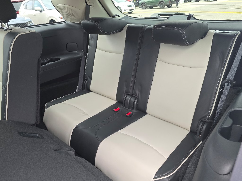 Used 2020 Majestic White INFINITI Signature Edition image 31