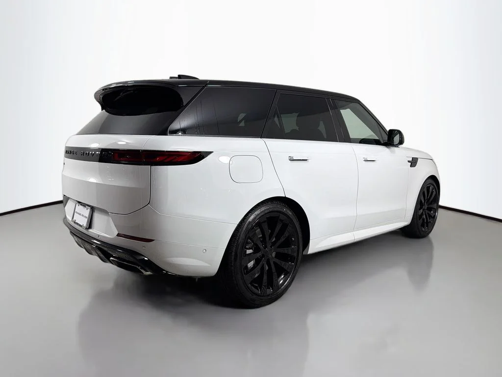 New 2026 Fuji White Land Rover Dynamic SE image 5