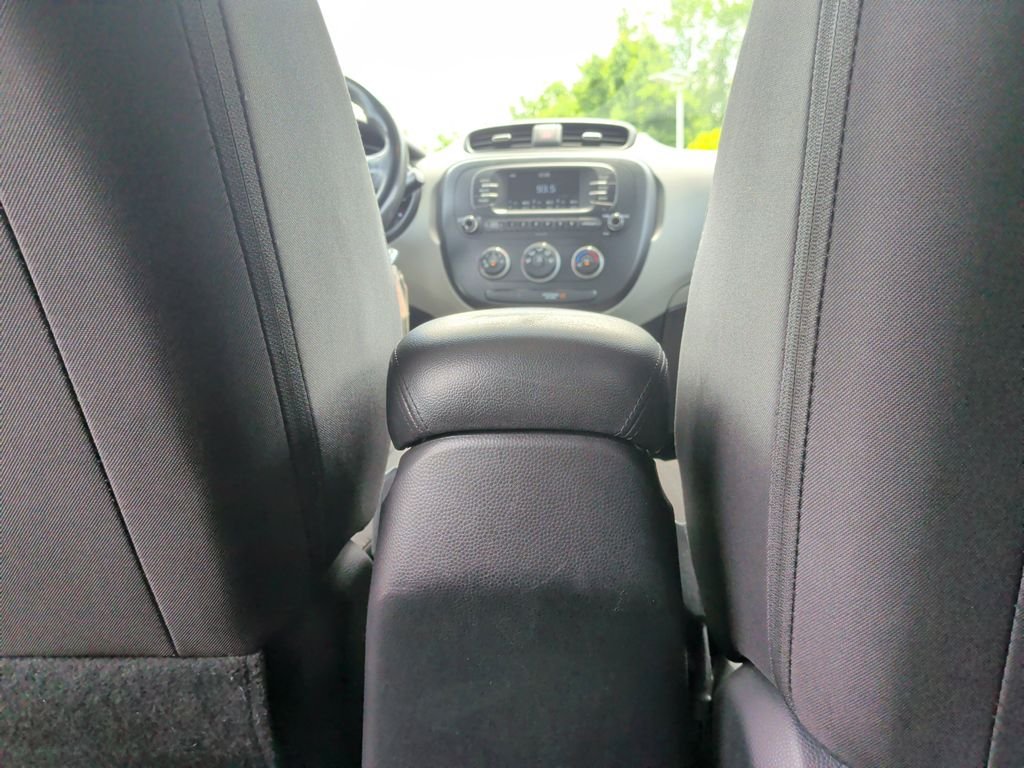 Used 2017 Silver Kia Base image 24