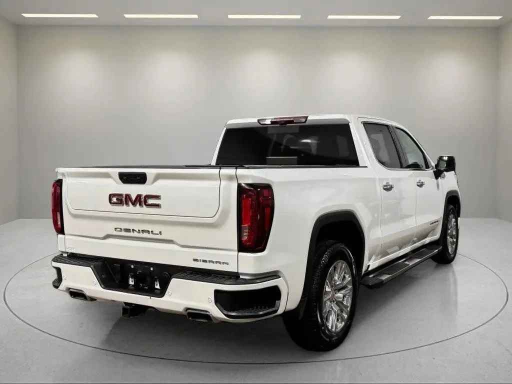 Certified Used 2023 White Frost Tricoat GMC Denali image 4