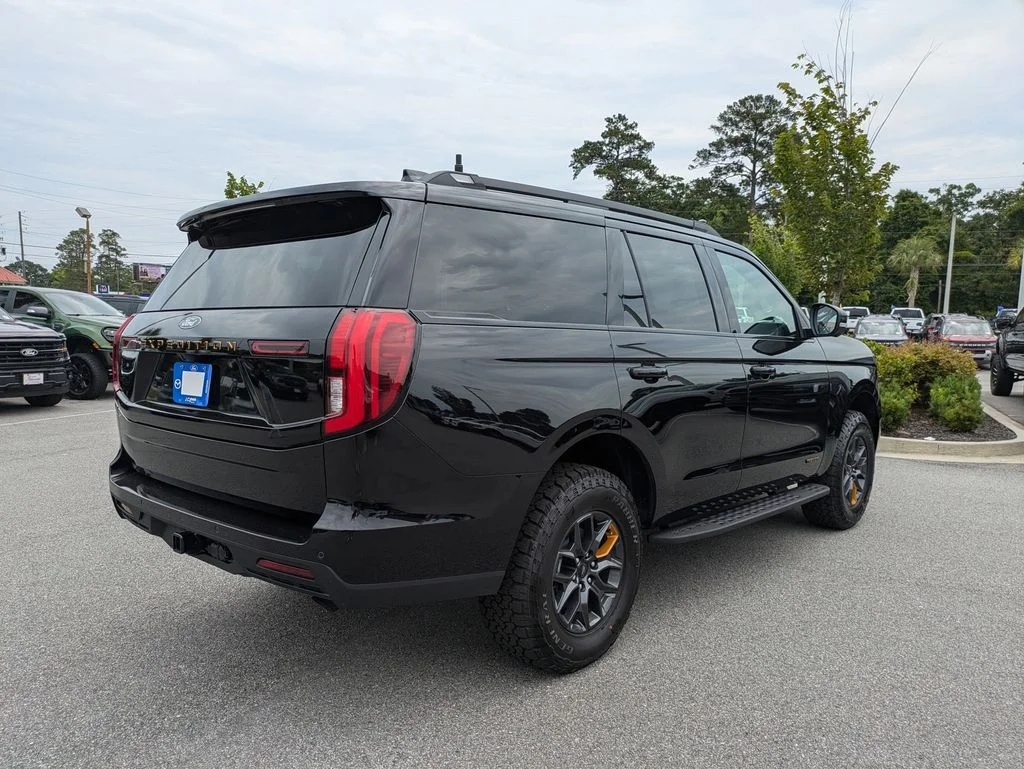 New 2026 Agate Black Metallic Ford Tremor image 5